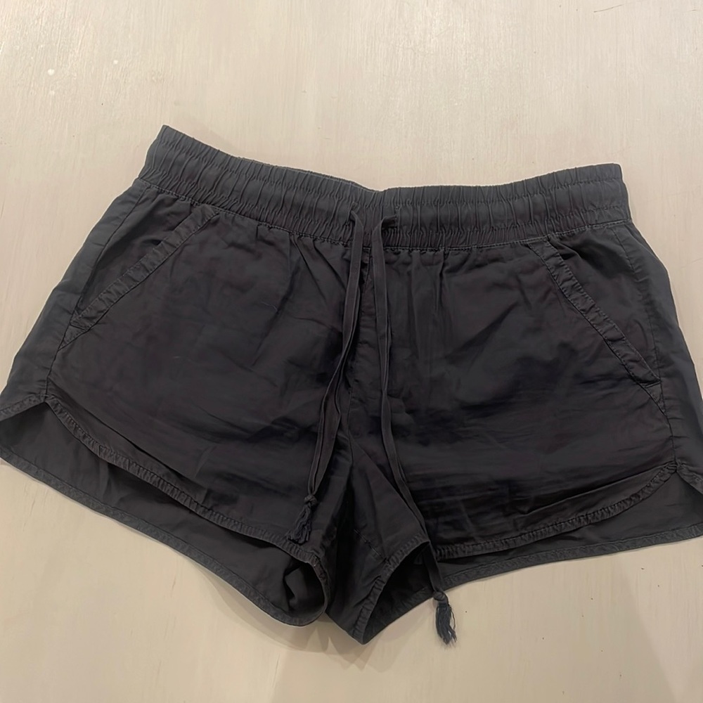 Lou Grey, low waisted, loose cotton shorts, navy-ish in color, Size S